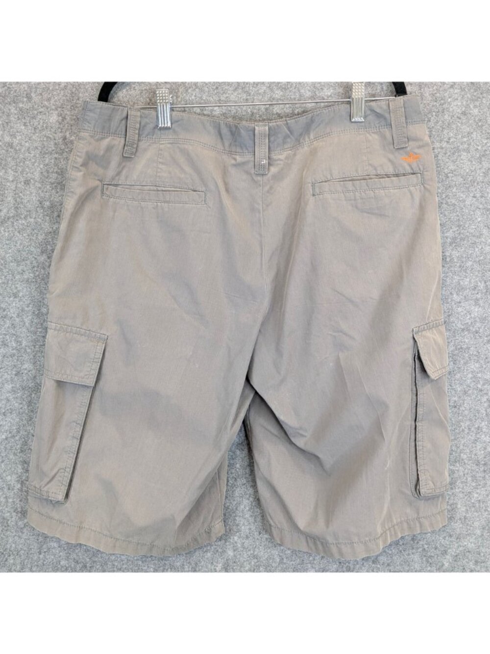 Dockers Mens Size 34 Shorts Gray w Cargo Pockets Casual Lightweight Style - Picture 6 of 8